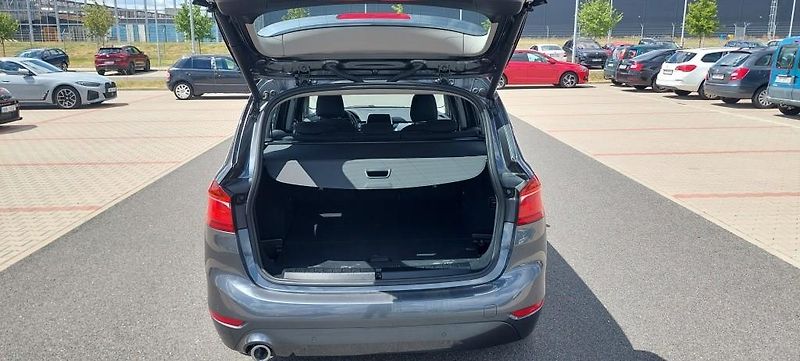 BMW Řada 2 (2021) 216d Gran Tourer - fotka 13 z 19