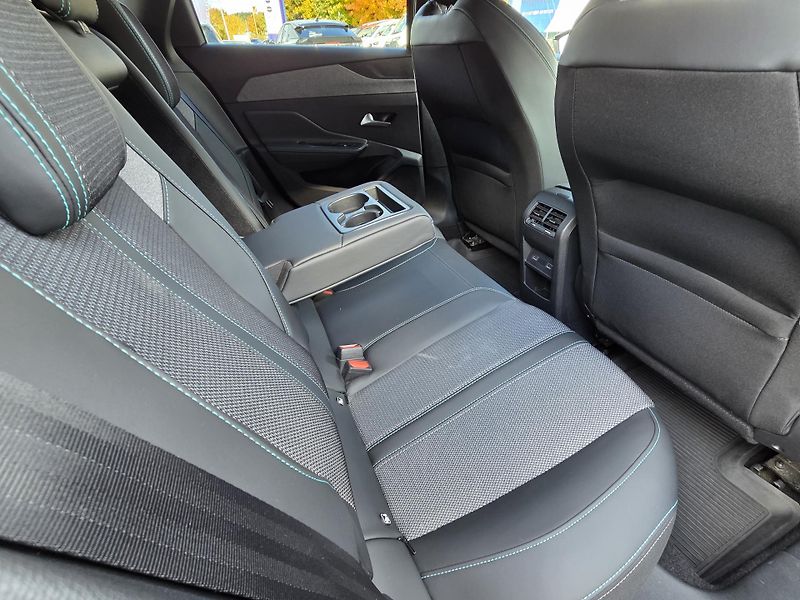 Peugeot 308 (2024) SW 1.2PT 130 ALLURE EAT8 - fotka 11 z 29