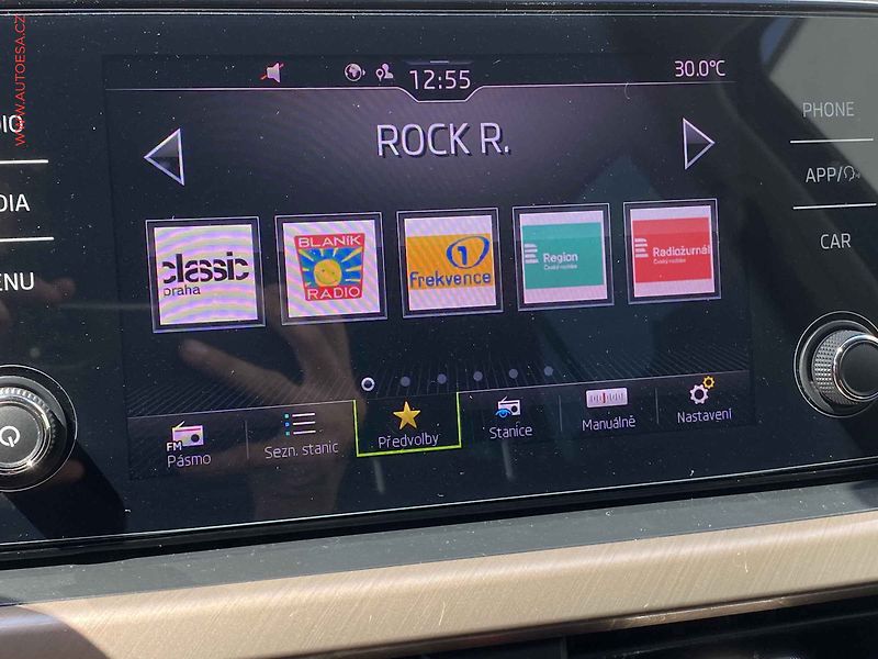Škoda Scala (2019) 1.0 TSi, ČR, Style, LED - fotka 15 z 17