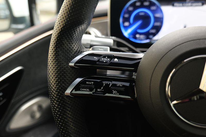 Mercedes-Benz EQS 450+ AMG Pano HuD 360 Venti - fotka 23 z 48