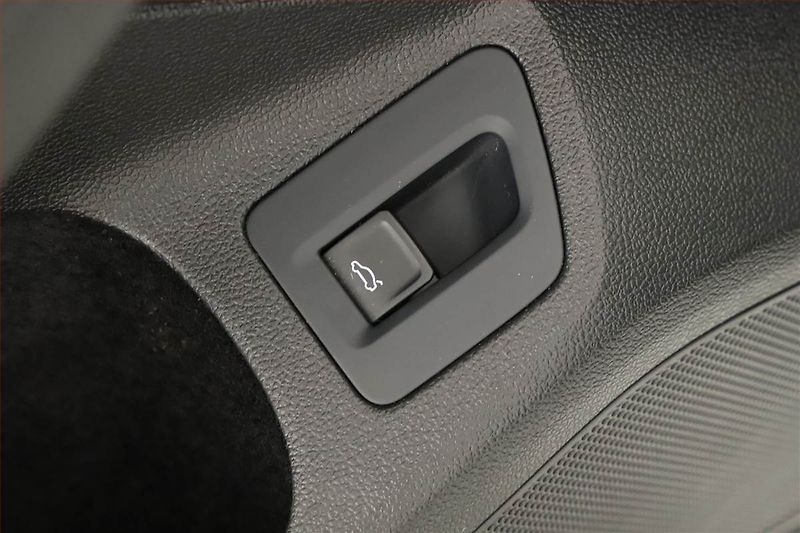 Volkswagen Passat (2018) R-Line 2.0 TDI, Automat, Kůže - fotka 10 z 20