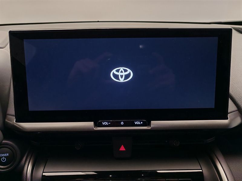 Toyota C-HR - fotka 33 z 41