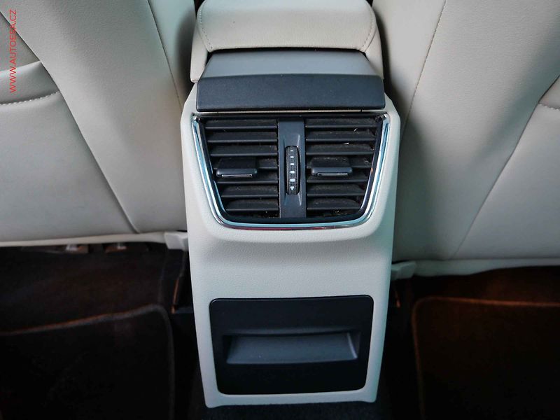 Škoda Octavia (2018) 2.0 TDi 4x4, Style, TZ, +ALU - fotka 29 z 32