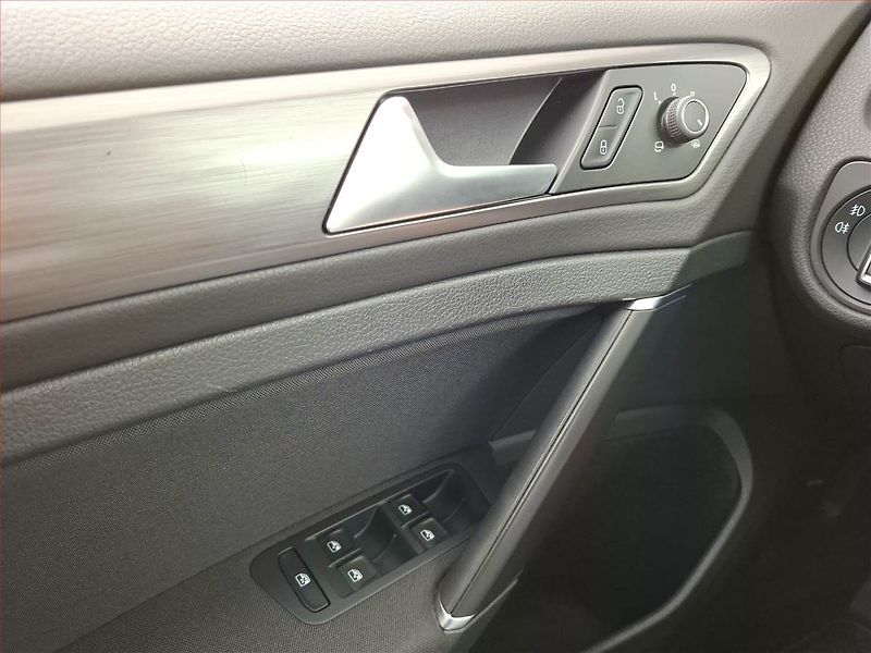 Volkswagen Golf (2020) Comfortline 1.5 TSI, ČR,1.maj - fotka 15 z 15