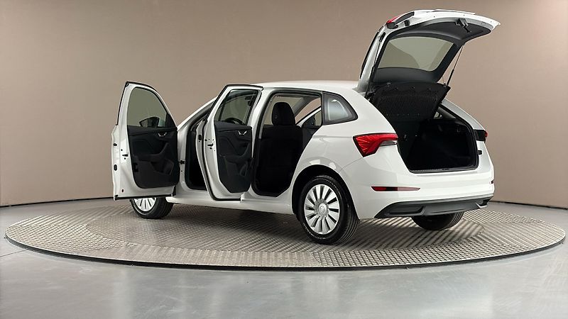 Škoda Scala 1.0 TSI Ambition - fotka 7 z 23