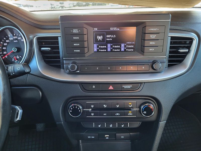 Kia Ceed 1.6 CRDi 85kW FRESH *ČR - fotka 13 z 42