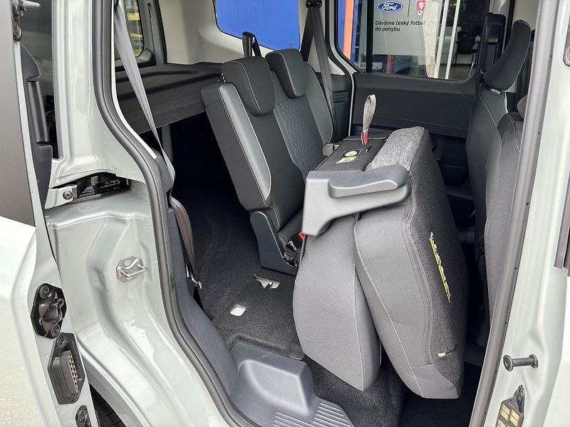 Ford Tourneo Courier (2026) Titanium, Tourneo, 1.0 EcoBoos - fotka 24 z 31