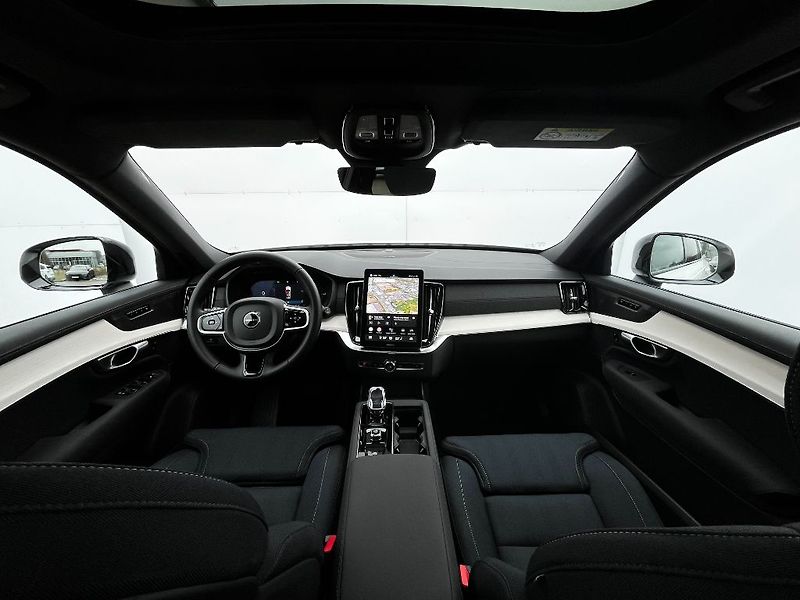 Volvo XC90 Plus Dark T8 AWD 335kW - fotka 9 z 31