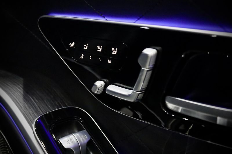 Mercedes-Benz Třídy S 580 Long 4Matic V8 370 kW - fotka 39 z 43