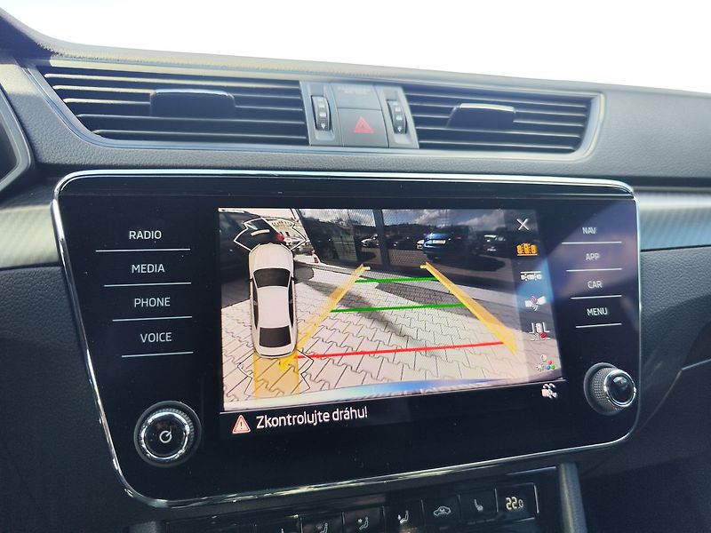 Škoda Superb 2.0 TDi/147kW Sportline DSG - fotka 24 z 34