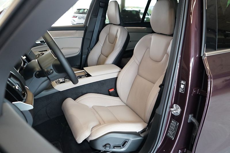 Volvo XC90 T8 PLUS Bright, Vzduch, 360° - fotka 20 z 50
