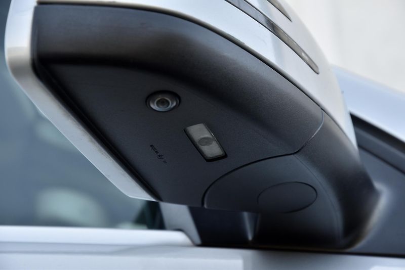 Mercedes-Benz GLE 350 d 4MATIC FACE,NAVI,LED,ČR - fotka 8 z 51