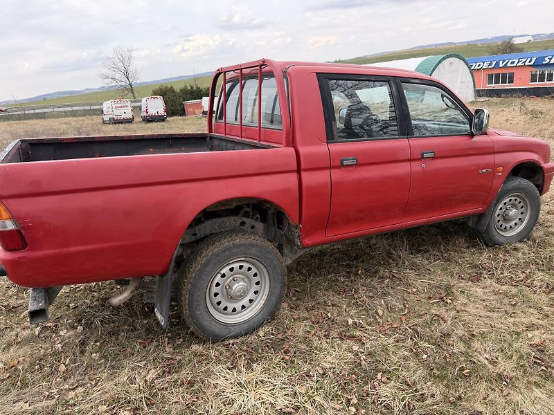Mitsubishi L200 2,5 TD   4x4  5míst - fotka 10 z 21