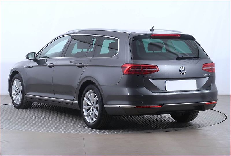 Volkswagen Passat (2015) 2.0 TDI, Automat, Kůže, Navi - fotka 4 z 26