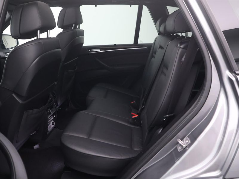 BMW X5 3,0 xDrive 40da 225kW 7-Míst - fotka 14 z 35
