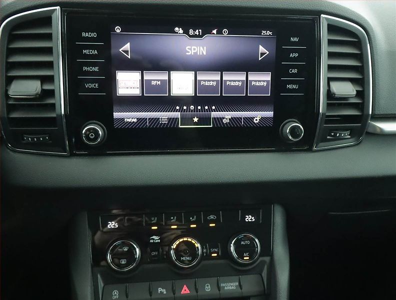 Škoda Karoq (2024) Ambition 2.0 TDI - fotka 12 z 21