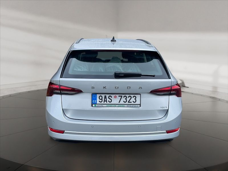 Škoda Octavia 2,0 TDI Ambition 4x4 DSG - fotka 5 z 11