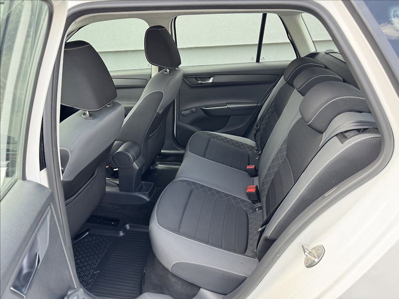 Škoda Fabia 1,0 TSI DPH 1.maj. původ ČR - fotka 19 z 50