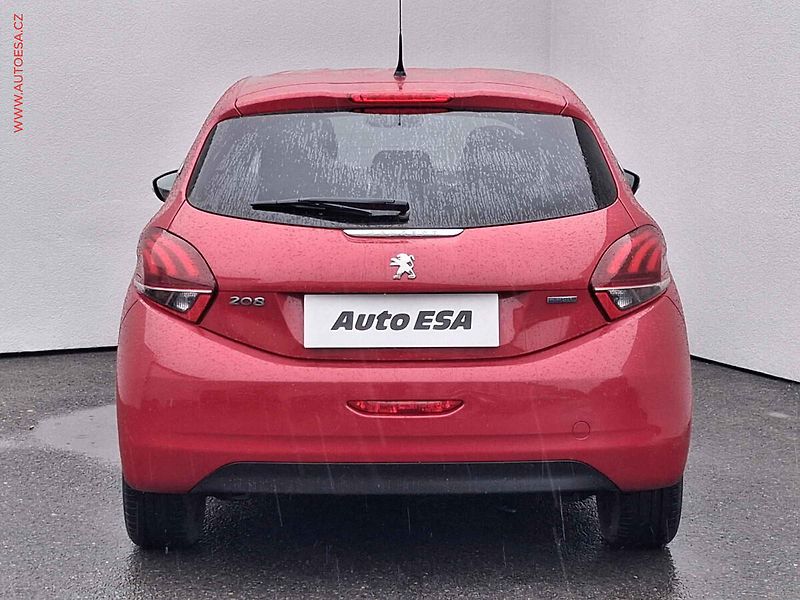 Peugeot 208 (2016) 1.2PT, ČR, AC, park.asist - fotka 5 z 12
