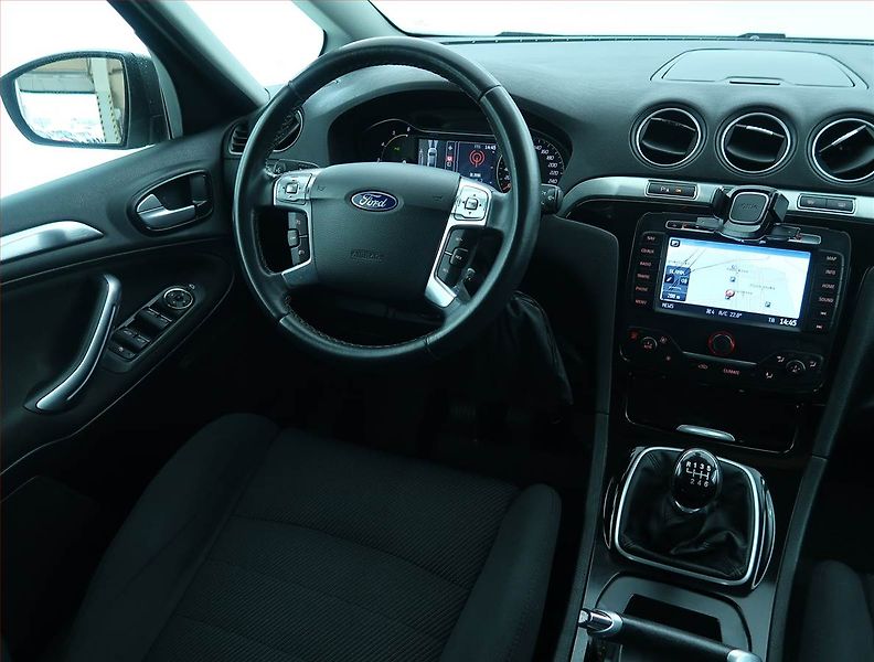 Ford S-MAX (2013) 2.0 TDCi - fotka 7 z 17