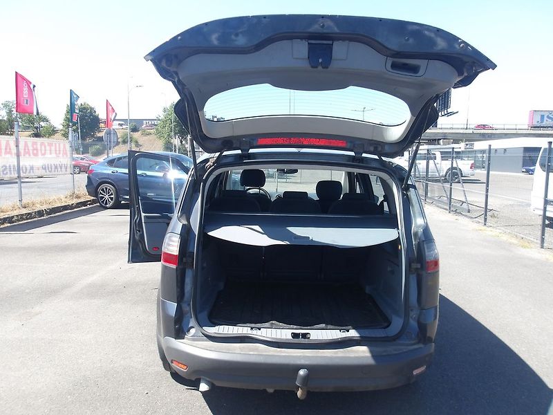 Ford S-MAX 2,0TDCi103kW ČR 1.MAJ.!!! - fotka 15 z 27