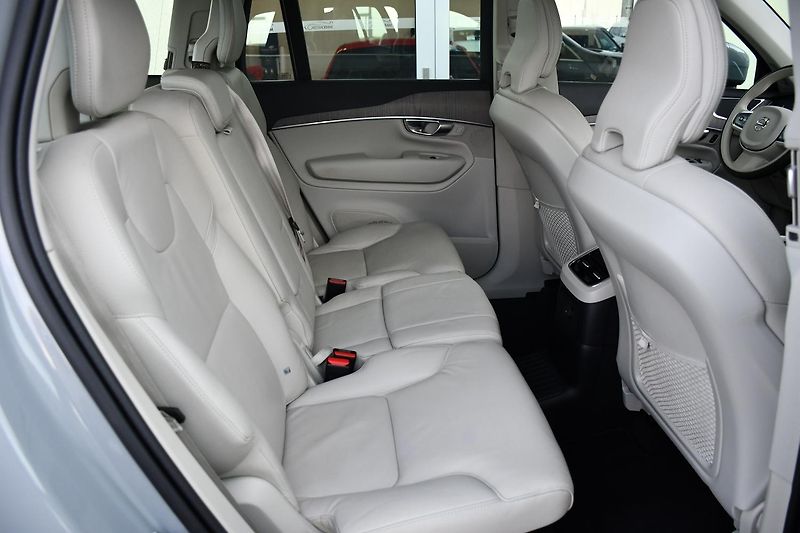 Volvo XC90 T8 AWD RECHARGE 7MÍST 1M  - fotka 21 z 38