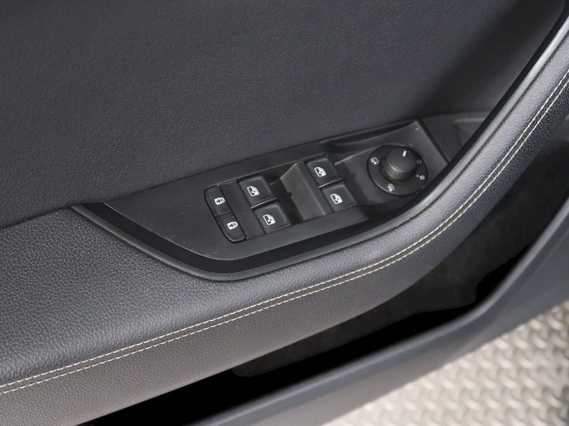 Škoda Superb (2021) SCOUT 2.0TDI 147KW DSG 4x4 - fotka 36 z 39