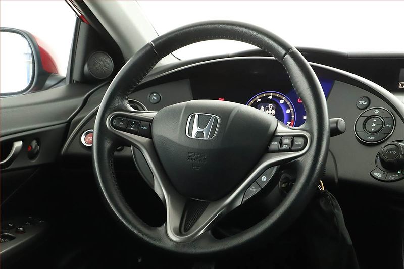 Honda Civic (2011) 1.8 i, Tempomat, Park. senzory - fotka 8 z 14