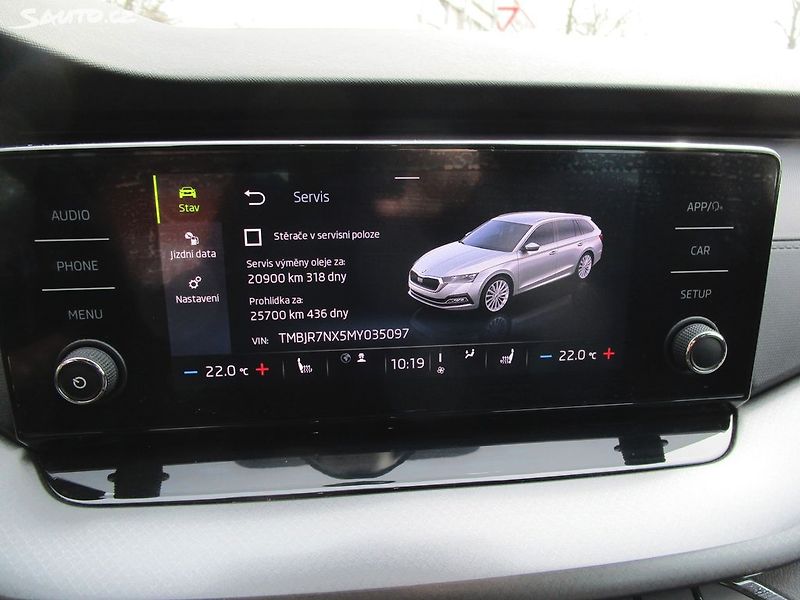 Škoda Octavia 1,5TSI-110KW + STK ČR - fotka 20 z 26