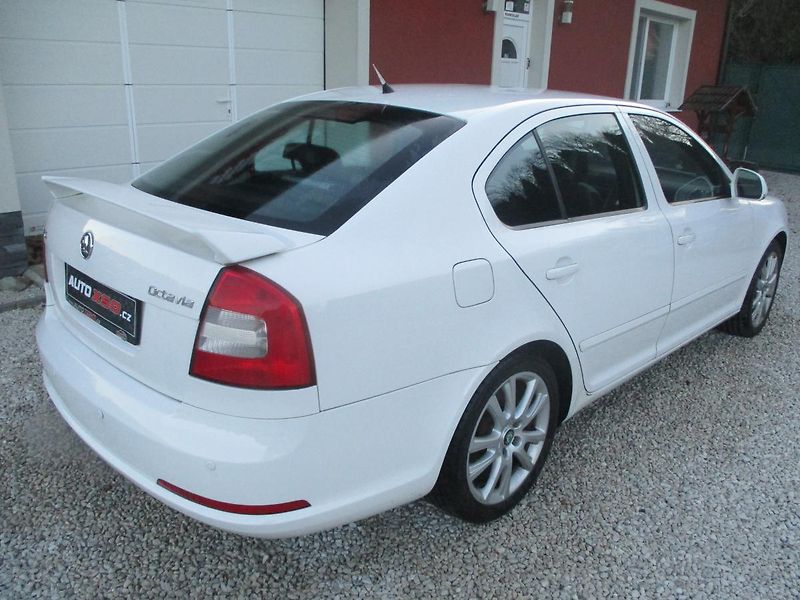 Škoda Octavia 2.0 TSi RS +sada kol - fotka 3 z 31