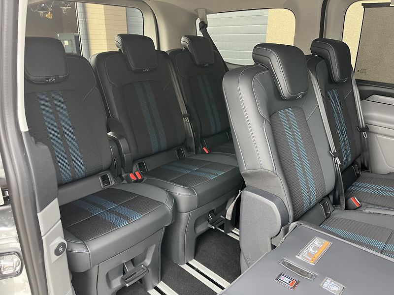 Ford Tourneo Custom (2025) AWD 170 PS Sport el. TZ,DPH - fotka 19 z 49