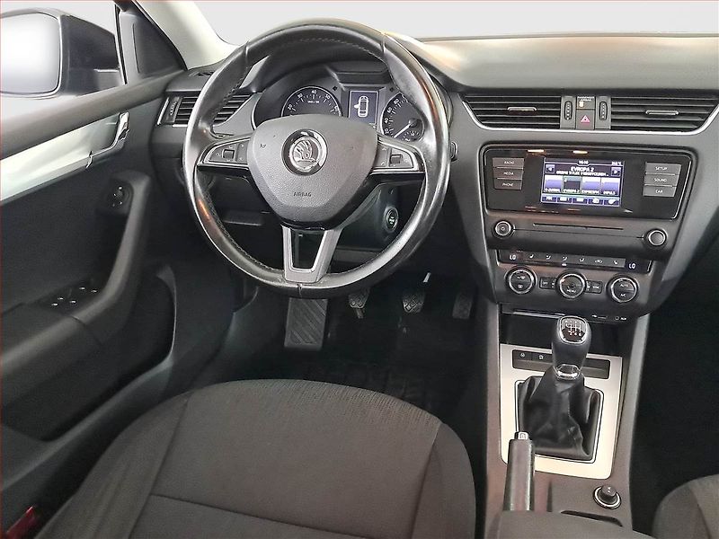 Škoda Octavia (2016) 1.4 TSI, Tempomat - fotka 7 z 18