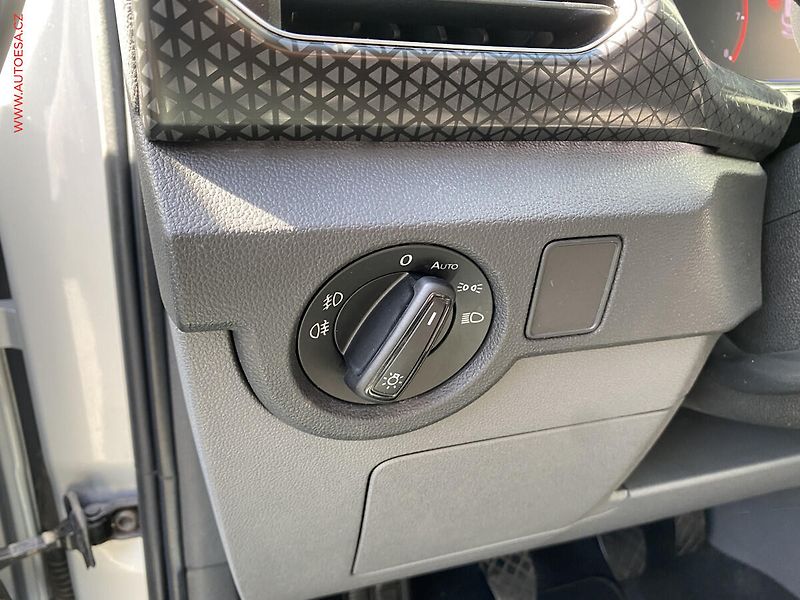 Volkswagen T-Cross (2019) 1.0 TSi, Highline, LED, navi - fotka 15 z 19
