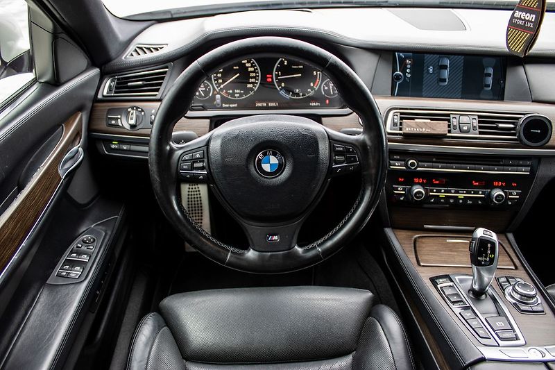 BMW Řada 7 - fotka 10 z 24