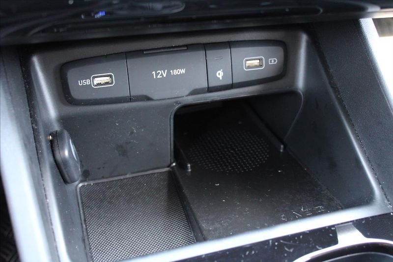 Hyundai Tucson 1,6 TGDI  1MAJ,AT,SMART,ZÁRUKA - fotka 19 z 35