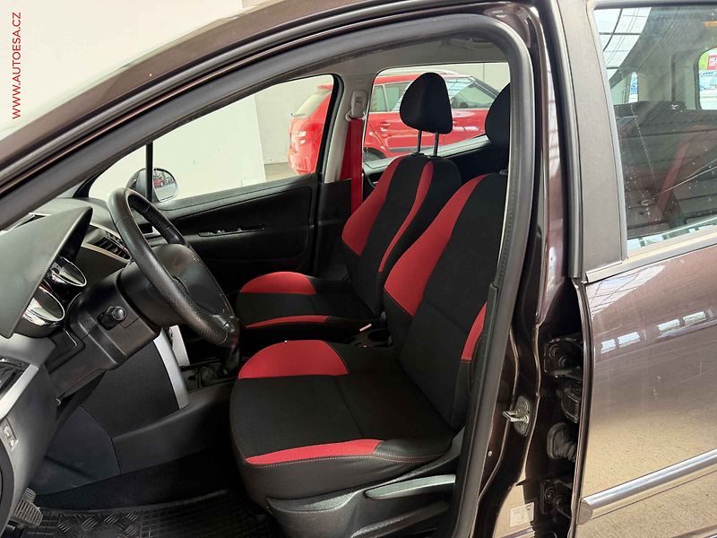 Peugeot 207 (2011) 1.4i, 1.maj,ČR, AC, TZ - fotka 9 z 16