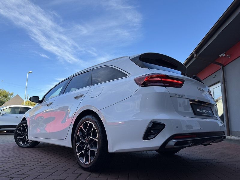 Kia Ceed (2022) 1.5i TGDi GT-Line Automat LED - fotka 48 z 49
