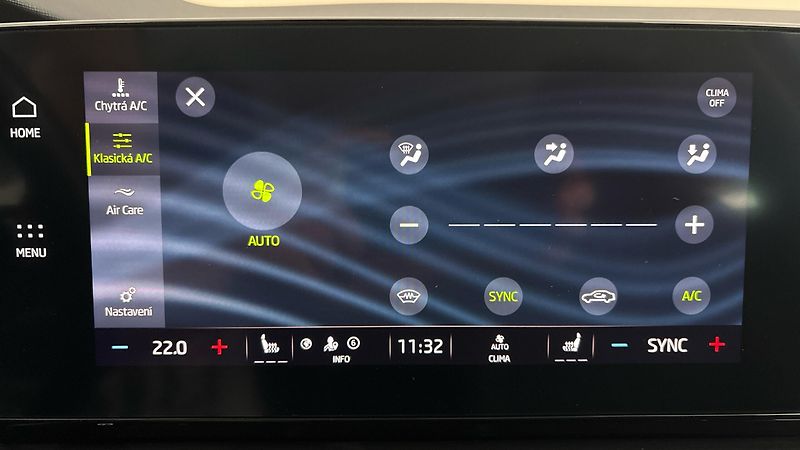 Škoda Octavia 2.0 TDI DSG Style Combi - fotka 24 z 25