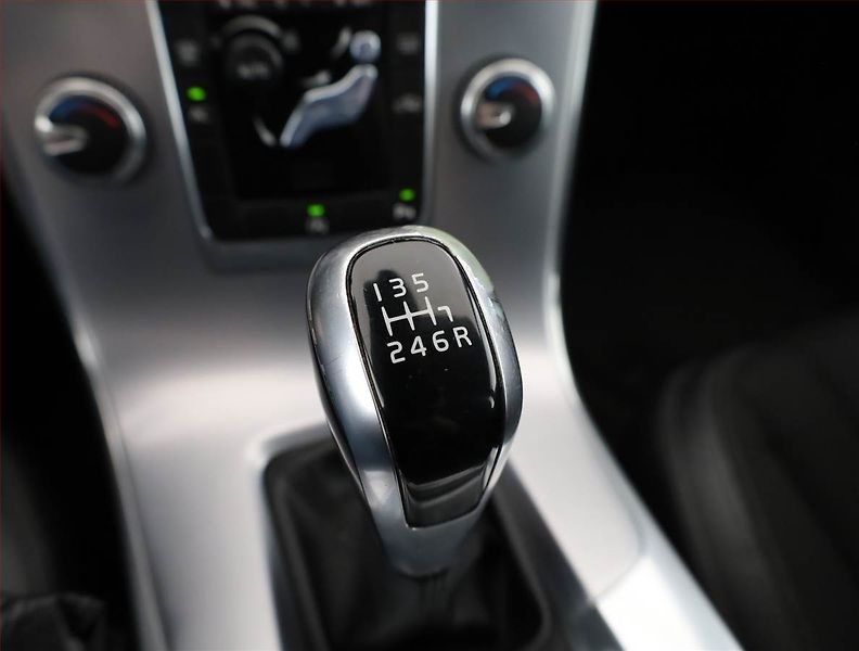 Volvo V60 (2016) D3 2.0, Navi, Tempomat - fotka 14 z 18