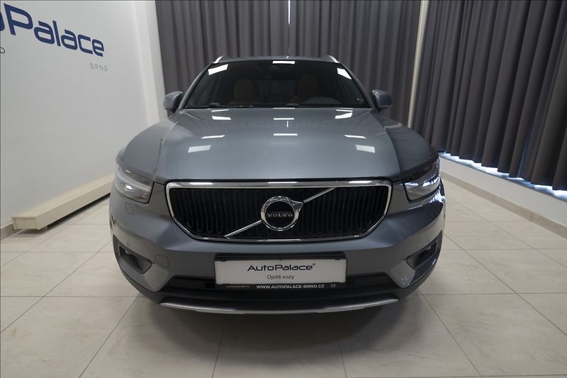 Volvo XC40 2,0 D4 AWD NAVI KAMERA TAŽNÉ - fotka 2 z 46