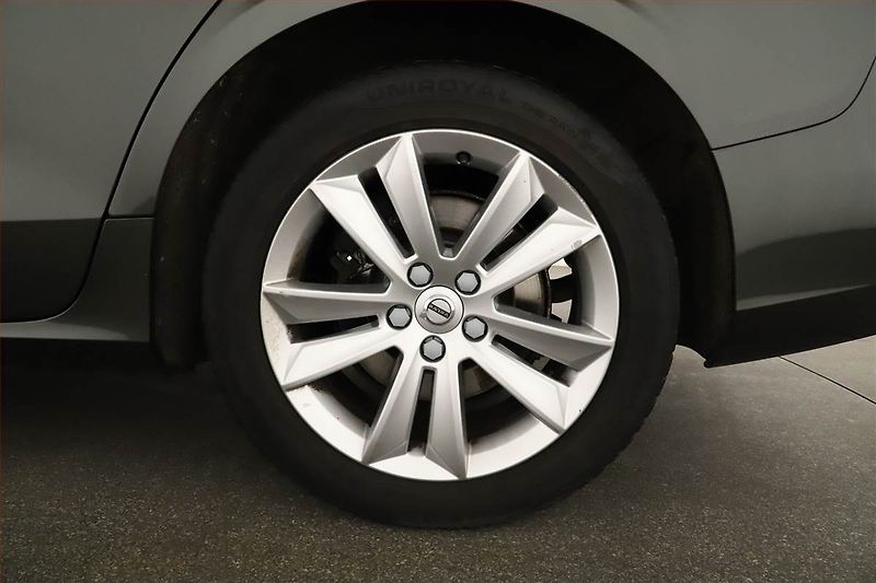 Volvo V60 (2020) D3 2.0, Kůže, Navi, Tempomat - fotka 12 z 16