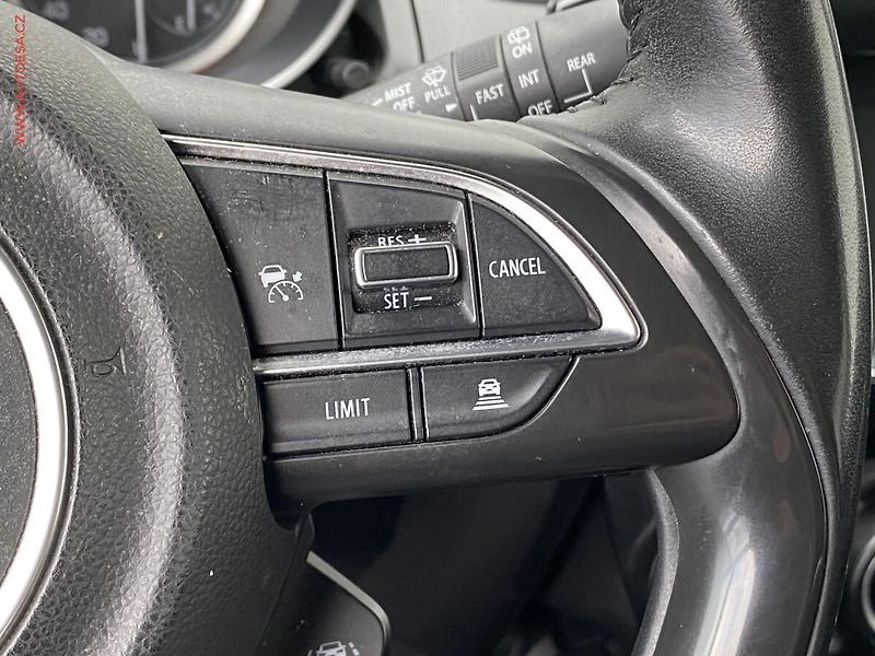 Suzuki Swift (2021) 1.2i Hybrid, Elegance - fotka 14 z 19