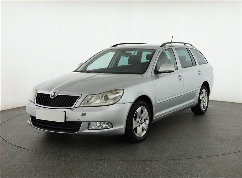 Škoda Octavia (2011) 1.6 TDI, nová STK - fotka 2 z 13
