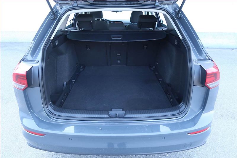 Volkswagen Golf (2022) Life 2.0 TDI, Automat - fotka 14 z 25