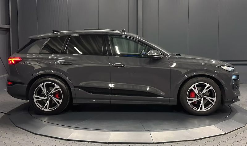 Audi Q6 e-tron perf. S-Line B&O Vzduch Pano - fotka 4 z 28