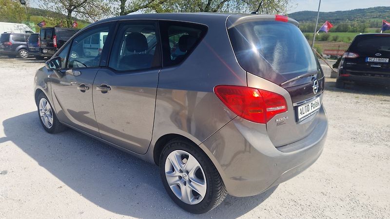 Opel Meriva 1,4 16 V - fotka 6 z 10