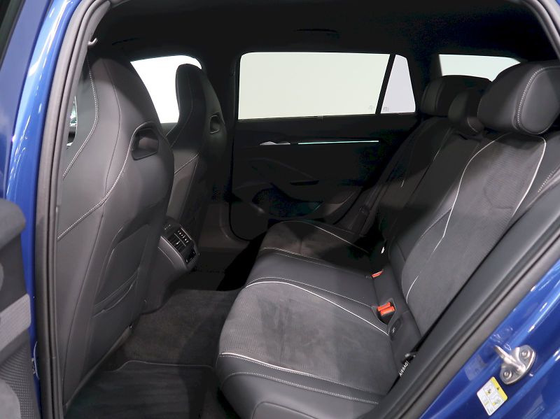 Škoda Superb (2025) SPORTLINE 2.0TDI 142KW 4x4 DSG - fotka 16 z 45