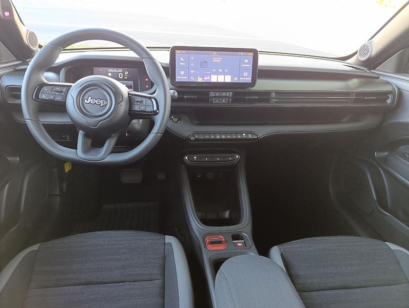Jeep Avenger (2026) Longitude 1.2 Turbo e-Hybrid - fotka 10 z 24