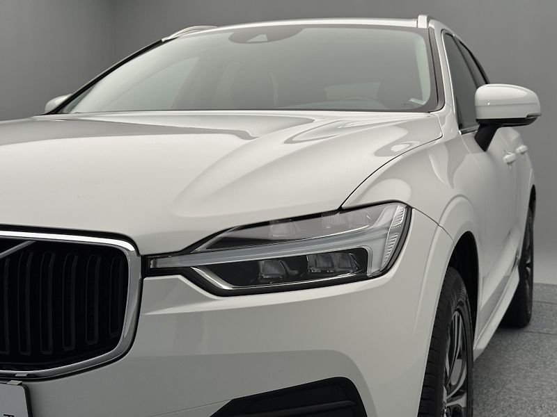 Volvo XC60 B4 AWD MOMENTUM PRO AUT CZ - fotka 19 z 37