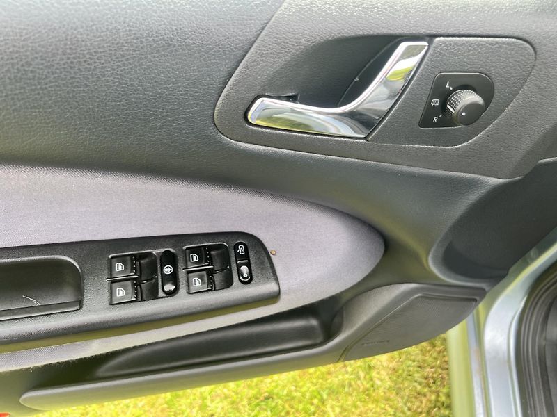 Škoda Octavia 1.9TDI 74KW,4x4,TZ,AMBIENTE - fotka 32 z 39